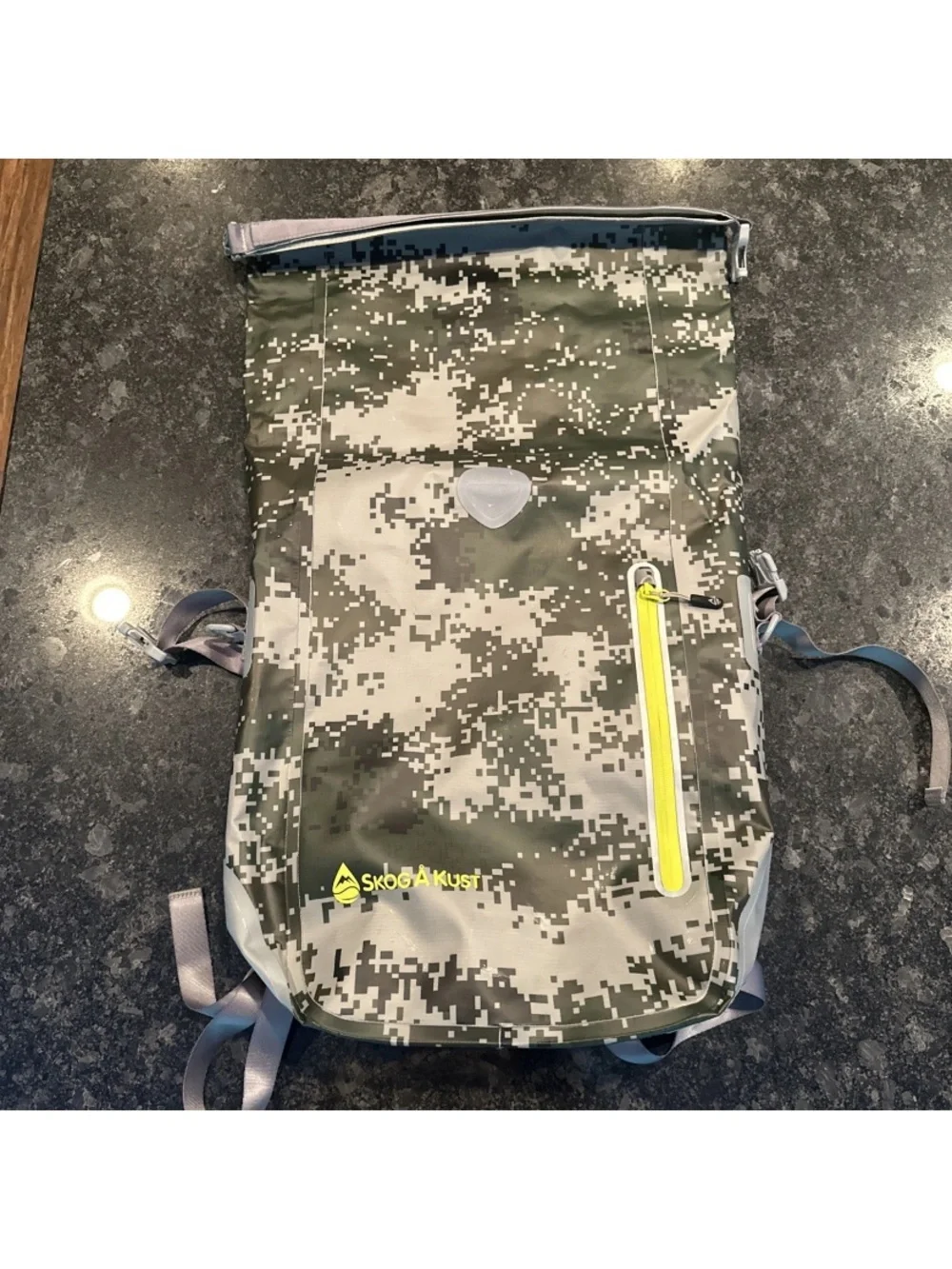 *Skog Å Kust BackSåk Waterproof Floating Digi Camo Backpack Exterior Pocket Bag